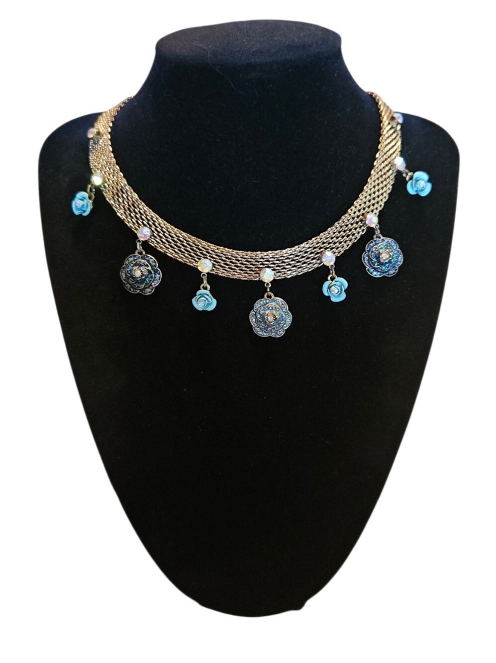 🌹💙Betsey Choker Band-Type Necklace with Sparkling Blue Floral Charms - NWT